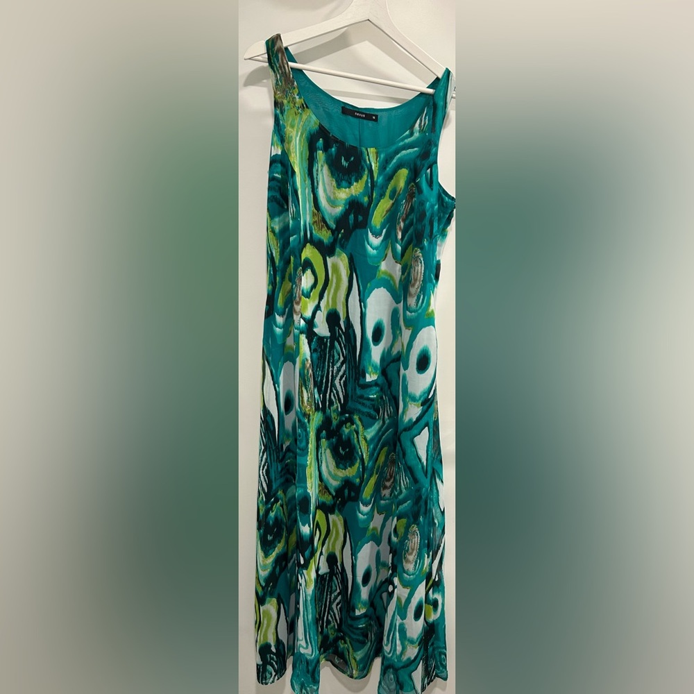 Elegant Green Patterned Dress